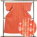 【中古】紬 リサイクル着物 身丈150cm 裄60cm 前幅24cm 後幅28cm 袖丈45cm 正絹(シルク) レディース 袷仕立 縞 秋冬春用 オレンジ地 ...