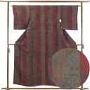 【中古】小紋 リサイクル着物 身丈156cm 裄62cm 前幅22.5cm 後幅28cm 袖丈48cm 正絹(シルク) レディース 袷仕立 縞 秋冬春用 赤地 ...