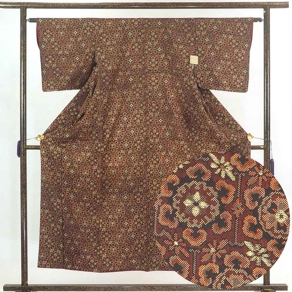 【中古】紬 リサイクル着物 身丈153cm 裄62cm 前幅22.5cm 後幅29cm 袖丈45cm 正絹（シルク） レディース 袷仕立 秋冬春用 茶色 裄Sサイズ 美品 リユース