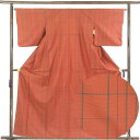 【中古】紬 リサイクル着物 身丈160cm 裄64cm 前幅24cm 後幅29cm 袖丈49cm 正絹(シルク) レディース 袷仕立 格子 秋冬春用 赤地 裄M...