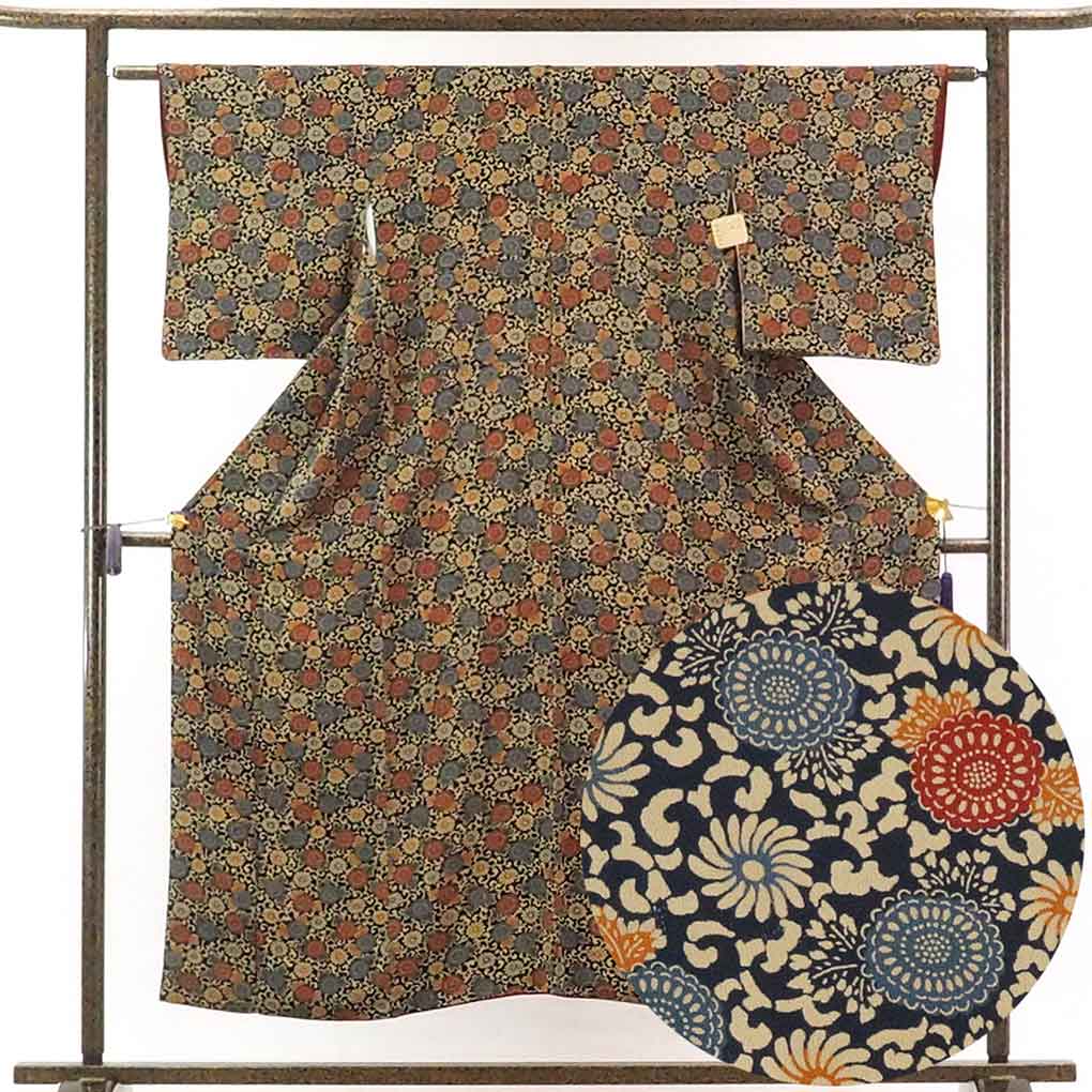 【中古】小紋 リサイクル着物 身丈153cm 裄63cm 前幅22cm 後幅28cm 袖丈47cm 正絹(シルク) レディース 袷仕立 秋冬春用 黒地 裄Mサイズ 美品 リユース