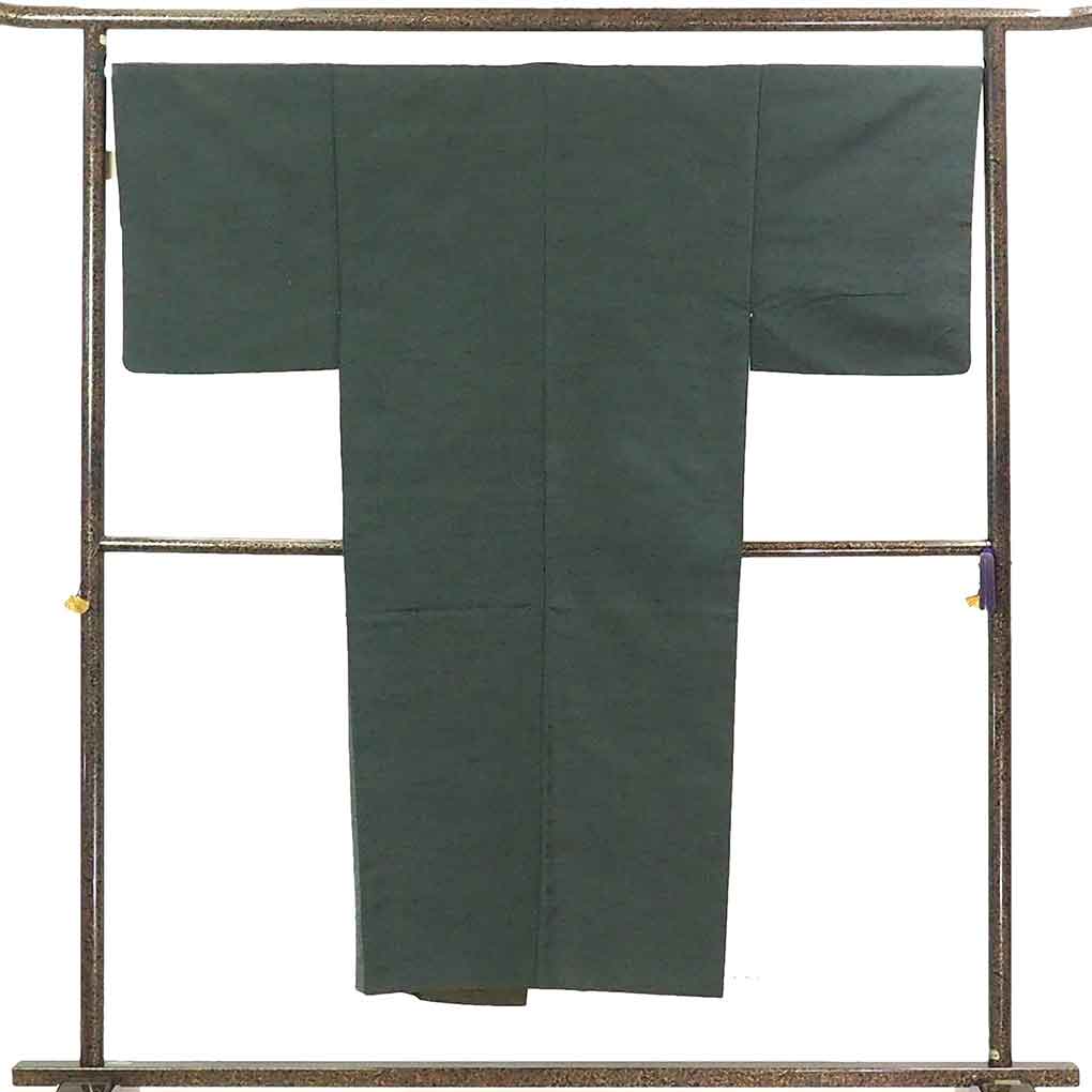 【中古】男物アンサンブル 羽織丈90cm 身丈142cm 裄68cm 前幅24.5cm 後幅30cm 袖丈49cm 袖幅34cm メンズ 袷 無地 裄長 裄Lサイズ 秋冬春用 正絹(シルク)緑地 未使用品 リメイク リユース