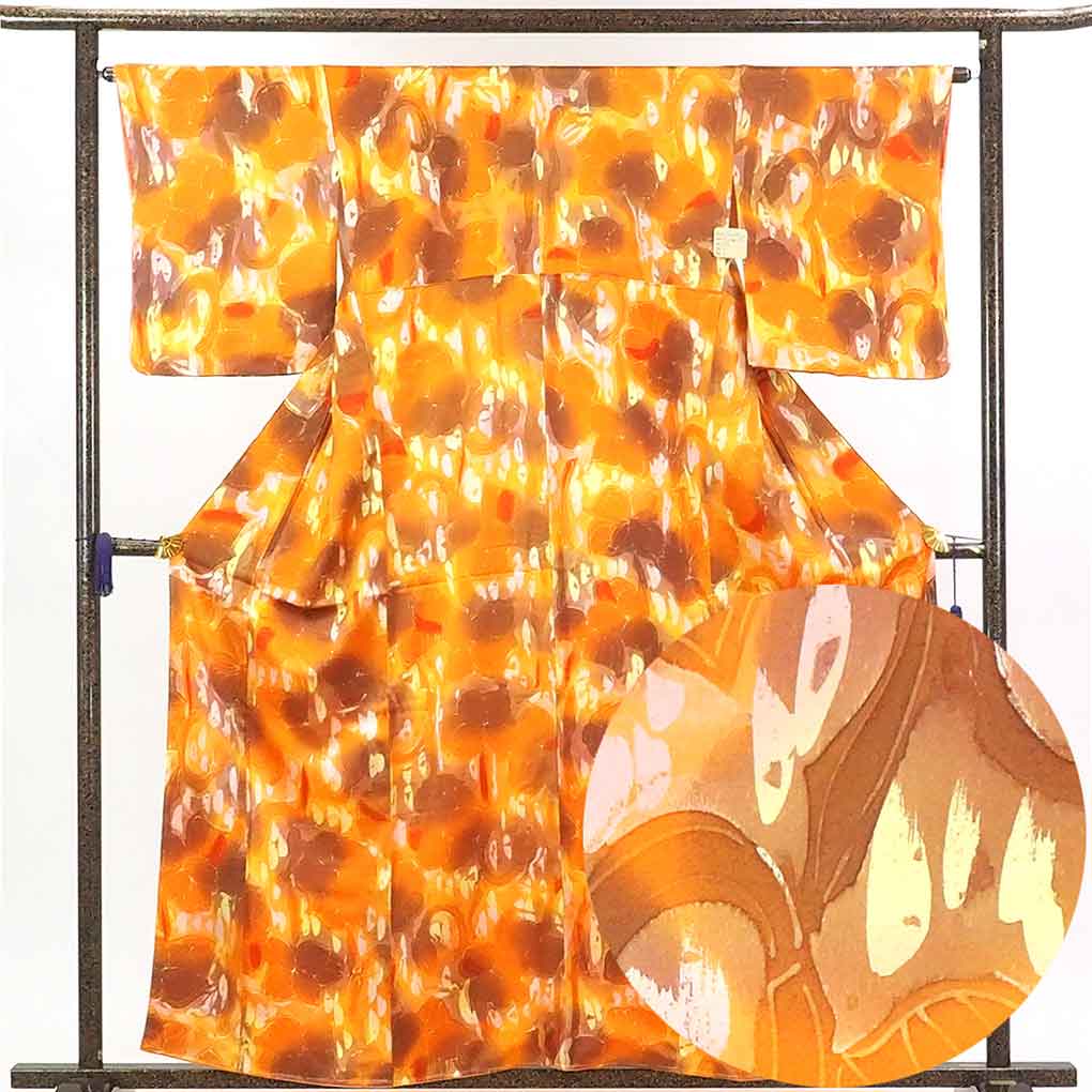 【中古】小紋 リサイクル着物 身丈159cm 裄64cm 前幅24cm 後幅29cm 袖丈49cm 正絹(シルク) レディース 袷仕立 秋冬春用 オレンジ地 裄Mサイズ 未使用品 リユース