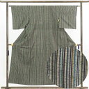 【中古】紬 リサイクル着物 身丈155cm 裄62cm 前幅24cm 後幅28cm 袖丈47cm 正絹(シルク) レディース 袷仕立 縞 秋冬春用 グレー地 裄...