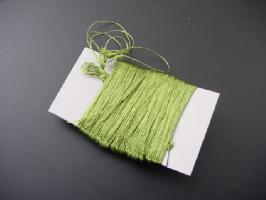 軸編み用の色糸（緑）10mあたり