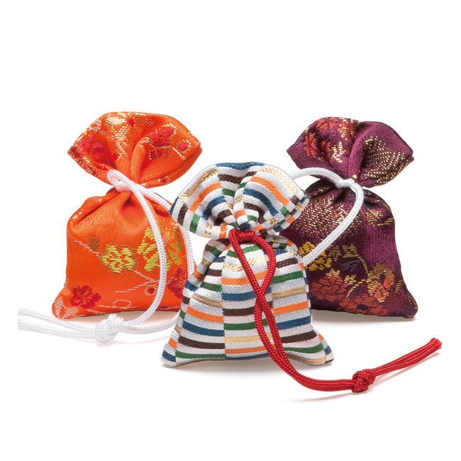 【ポイント10倍 エントリーで】【匂い袋】京都・松栄堂製 匂い袋【誰が袖-極品の香り】【3個入り-ケース入り】長さ6cmサイズにおい袋 匂袋 かわいい きれい ...