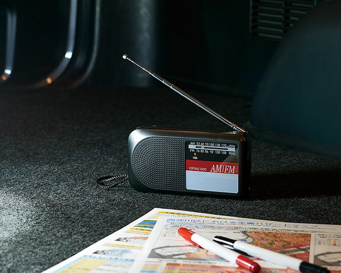 もってく・カンタンRadio　10個セット販売　乾電池式　非常時で慌てる時こそ年齢問わず使用できるシンプルで使いやすい電池式AM/FMラジオ。同調ランプ付きで簡単チューニング