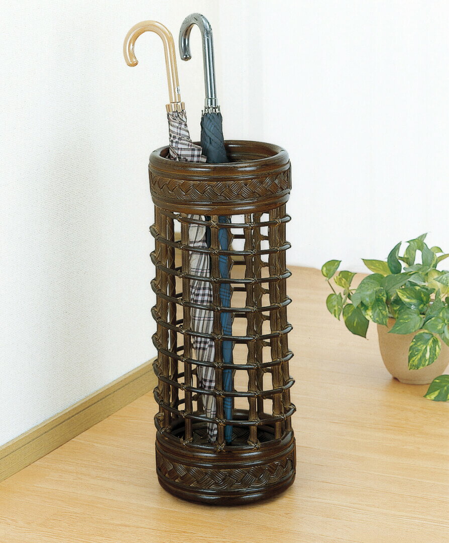 Rattan - 籐傘立　籐の編みこみ飾りが豪華でハイセンス　籐独特の素材感で玄関をやさしく演出　年中飽きのこないダークブラウンカラー　※沖縄・離島不可