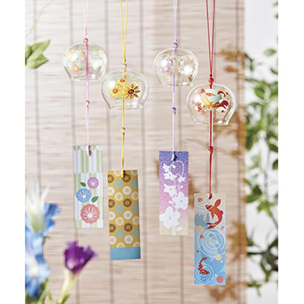 ガラス風鈴　4柄アソート（金魚・ひまわり・朝顔・紫陽花）和柄風鈴　店舗装飾・お寺・神社などの飾り付けにも人気　風鈴イベント　ディスプレイ　風鈴祭り　夏祭り　音色が涼やかな風鈴　全長43cm