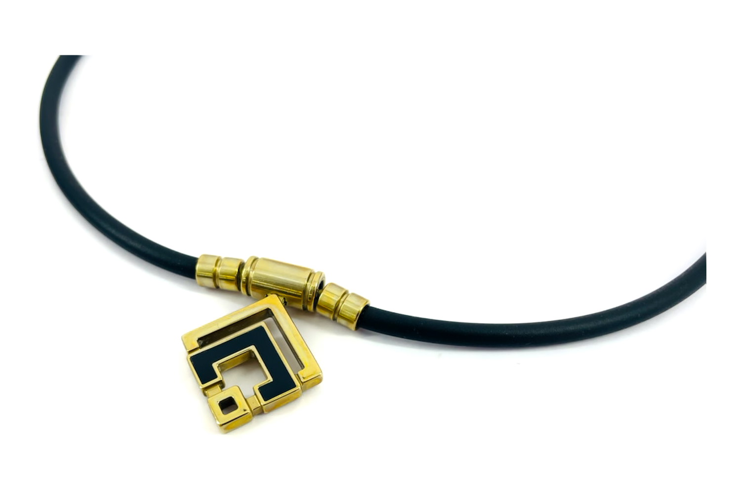 【中古品・本体のみ】コラントッテ TAO ネックレス α ARAN Colantotte LL（51cm） 【クラシックゴールド】　ブラック 磁気ネックレス TAO ネックレス アラン K510191