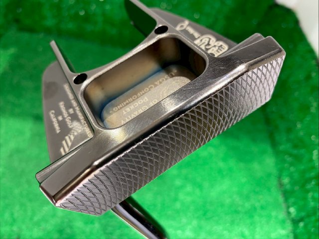 商品詳細 種別 パター メーカー クロノスゴルフ モデル KAMPE 2.0 シャフト オリジナルスチール フレックス ロフト 0 本数 1 番手 P 長さ 34 クラブ重量 585 ライ角 69 バランス E6 キックポイント ヘッド素材 1018カーボンスチール ヘッド体積 0 定価 64000 傷の程度 ヘッドカバー 【B 】傷あり グリップ 【B 】傷あり (非純正) フェース 【B 】傷あり クラウン 【B 】傷あり ソール 【B 】傷あり シャフト状態 【B 】傷あり その他コメント