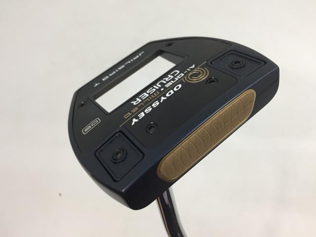 ※当店で掲載している中古ゴルフクラブは原則として現品限りの商品となります。 ※掲載商品の在庫情報は定期的に更新を行っておりますが、欠品となる場合がございます。 欠品の場合は誠に申し訳ございませんがキャンセルのご連絡、お手続きをさせて頂きます。 予めご了承いただけますようお願いいたします。 < 程度 : AB > &nbsp;※下記「程度説明」参照 商品詳細 種別 パター メーカー オデッセイ モデル Ai ONE MILLED CRUISER JAILBIRD T DB パター 2025 シャフト STROKE LAB(ストローク ラボ) 140 シャフト バランス 番手 パター ロフト 選択なし 硬さ 選択なし 長さ 38 重量 596g 性別/利き腕 男/右 メーカー希望小売価格 \74,800 補足情報 グリップ/純正/グリップ程度 B+ 純正ヘッドカバー付き！ 中古 ゴルフクラブ クラブ（男性右利き用） パター（PUTTER） オデッセイ（ODYSSEY） Ai ONE MILLED CRUISER JAILBIRD T DB パター 2025 STROKE LAB(ストローク ラボ) 140 シャフト 選択なし 選択なし 程度:AB 38 【13時までのご注文は当日発送致します！】★クラブ買取サービスもあります！中古 ゴルフクラブ クラブ（男性右利き用） パター オデッセイ Ai ONE MILLED CRUISER JAILBIRD T DB パター 2025 STROKE LAB(ストローク ラボ) 140 シャフト 選択なし 選択なし 程度:AB 38 【13時までのご注文は当日発送致します！】★クラブ買取サービスもあります！