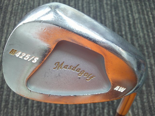■ 商品詳細 ■ 種別 ウェッジ メーカー マスダゴルフ モデル STUDIO WEDGE M425 S ニッケルクロムメッキ シャフト スチールシャフト フレックス 不明 ロフト 52 本数 1 番手 AW 長さ 35.5 クラブ重量 460 バランス D3 キックポイント ヘッド素材 S25C+CNC機械加工 ヘッド体積 0 定価 0 ■ 傷の程度 ■ ヘッドカバー 無 グリップ 【B-】傷が多数あり フェース 【B-】傷が多数あり クラウン 【B-】傷が多数あり ソール 【B-】傷が多数あり シャフト状態 【B-】傷が多数あり ■ 特記事項 ■