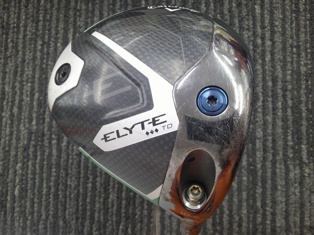 ■ 商品詳細 ■ 種別 ドライバー メーカー キャロウェイ モデル ELYTE ◆◆◆ TD シャフト Tour AD CQ-6 フレックス S ロフト 10.5 本数 1 番手 1W 長さ 44.5 クラブ重量 325 バランス D0 キックポイント ヘッド素材 811Tiサーモフォージドカーボン ヘッド体積 450 定価 0 ■ 傷の程度 ■ ヘッドカバー 【B-】傷が多数あり グリップ 【B-】傷が多数あり (非純正) フェース 【B-】傷が多数あり クラウン 【B-】傷が多数あり ソール 【B-】傷が多数あり シャフト状態 【B-】傷が多数あり (非純正) ■ 特記事項 ■ ※トゥ側欠け有り　レンチなし。
