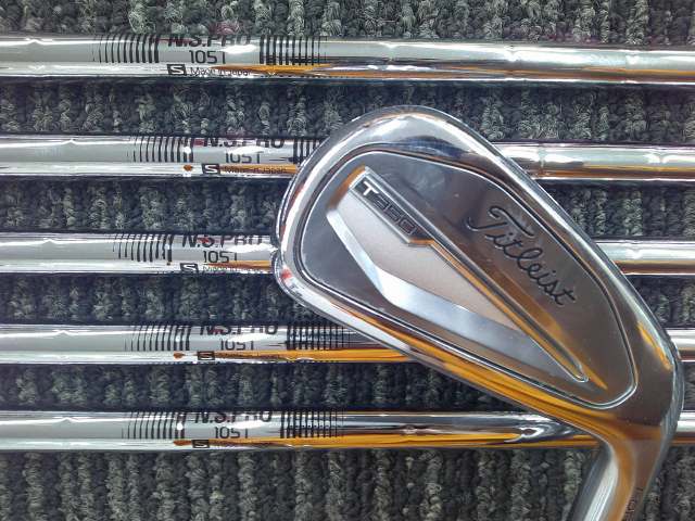 ■ 商品詳細 ■ 種別 アイアンセット メーカー タイトリスト モデル T350 2023 シャフト N.S.PRO 105T(JP) 6本セット フレックス S ロフト 26 本数 6 番手 6-9 P・W 長さ 37.5 クラブ重量 414 バランス D0 キックポイント 先中調子 ヘッド素材 ステンレス ヘッド体積 0 定価 150000 ■ 傷の程度 ■ ヘッドカバー 無 グリップ 【B-】傷が多数あり (非純正) フェース 【B-】傷が多数あり クラウン 【B-】傷が多数あり ソール 【B-】傷が多数あり シャフト状態 【B-】傷が多数あり ■ 特記事項 ■