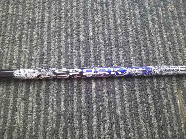 ■ 商品詳細 ■ 種別 シャフト メーカー クライムオブエンジェル 商品名 SPARK UT（V） 38.625インチ 定価 0 状態 中古 ■ 特記事項 ■ フレックス：V■トルク：4.3■長さ：38.625インチ■スリーブ：なし■キックポイント：中調子■グリップ：なし