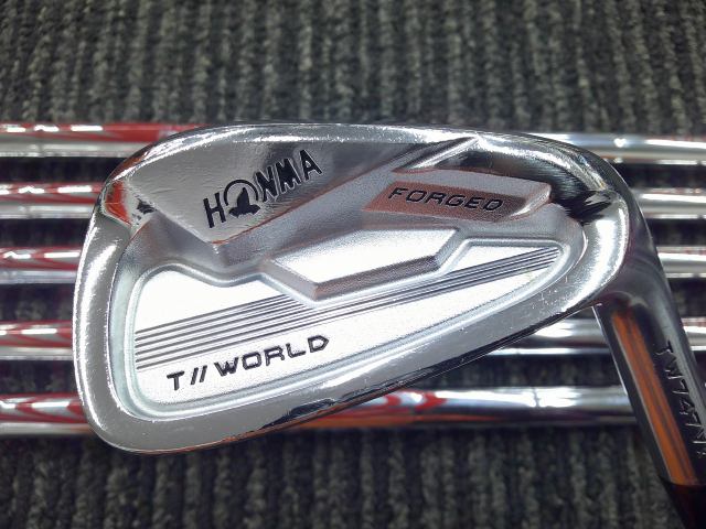 ■ 商品詳細 ■ 種別 アイアンセット メーカー ホンマ モデル ツアーワールドTW747Vx シャフト N.S.PRO MODUS3 T WORLD 6本セット フレックス R ロフト 24 本数 6 番手 5-10 長さ 38 クラブ重量 402 バランス C8 キックポイント ヘッド素材 S20Cタンステン装着　鍛造 ヘッド体積 0 定価 132000 ■ 傷の程度 ■ ヘッドカバー 無 グリップ 【B-】傷が多数あり (非純正) フェース 【B-】傷が多数あり クラウン 【B-】傷が多数あり ソール 【B-】傷が多数あり シャフト状態 【B-】傷が多数あり ■ 特記事項 ■