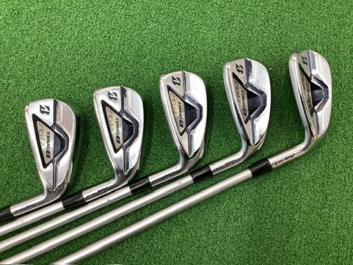 タイプ男性用利き手右利き商品コード2100380651262クラブ種別アイアンセットメーカー名ブリヂストン商品名TOUR　B　JGR　HF3（2019）　5S発売年2019シャフトAir　Speeder　JGR（IR）シャフト材質メーカーフレックスその他フレックスその他クラブセット組合せ内容6I．7I．8I．9I．PWクラブセット本数5クラブセット不足本数0クラブセット実本数5総合ランク&nbsp;ランクについて傷状態：ヘッド上部C傷状態：フェースC傷状態：ヘッド下部C傷状態：シャフトB傷状態：グリップオリジナル 良好傷状態：ヘッドカバーヘッドカバー無し査定特記・商品状態&nbsp;メーカーカタログ情報となりますので、実商品と異なる場合がございます。ヘッドロフト角(°)28ヘッド体積(cc)シャフト長(インチ)37.75クラブ重量(g)店舗名札幌手稲前田店住所北海道札幌市手稲区前田7条10丁目10番15号電話番号011-676-5280ブリヂストンTOUR　B　JGR　HF3(2019)　5S