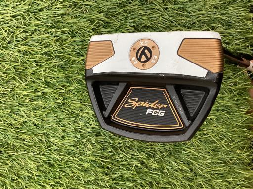 【中古】 テーラーメイド Spider FCG BLACK/WHITE クランクネック 34インチ パター PT KBS CT TOUR BLACK (フレックスその他) メンズ 男性用 右利き 右用 Cランク ゴルフクラブ