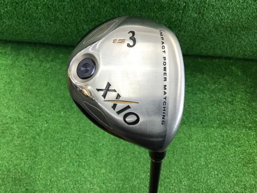 タイプ男性用利き手右利き商品コード2100401358880クラブ種別フェアウェイウッドメーカー名ダンロップ商品名XXIO（2006）　3W発売年2006シャフトXXIO　MP400（フェアウェイ）シャフト材質カーボンメーカーフレックスSフレックスSクラブセット組合せ内容クラブセット本数0クラブセット不足本数0クラブセット実本数0総合ランク&nbsp;ランクについて傷状態：ヘッド上部C傷状態：フェースC傷状態：ヘッド下部C傷状態：シャフトB傷状態：グリップオリジナル 傷あり傷状態：ヘッドカバーヘッドカバー無し査定特記・商品状態&nbsp;メーカーカタログ情報となりますので、実商品と異なる場合がございます。ヘッドロフト角(°)15ヘッド体積(cc)166シャフト長(インチ)43クラブ重量(g)300店舗名東名川崎インター店住所神奈川県川崎市宮前区犬蔵2‐17‐12電話番号044-978-2706ダンロップXXIO(2006)　3W