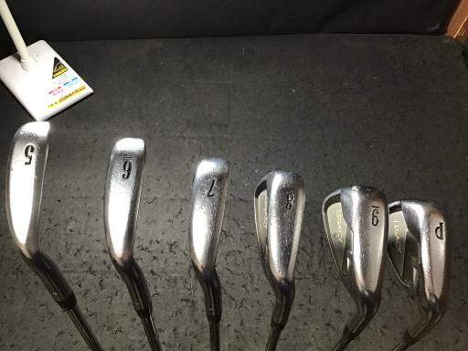 タイプ男性用利き手右利き商品コード2100402532159クラブ種別アイアンセットメーカー名キャロウェイ商品名LEGACY　　6S発売年2008シャフトMemphis　10　98シャフト材質メーカーフレックスUNIフレックスUIクラブセット組合せ内容5I．6I．7I．8I．9I．PWクラブセット本数6クラブセット不足本数0クラブセット実本数6総合ランク&nbsp;ランクについて傷状態：ヘッド上部C傷状態：フェースC傷状態：ヘッド下部C傷状態：シャフトB傷状態：グリップオリジナル 傷あり傷状態：ヘッドカバーヘッドカバー無し査定特記・商品状態&nbsp;メーカーカタログ情報となりますので、実商品と異なる場合がございます。ヘッドロフト角(°)25ヘッド体積(cc)シャフト長(インチ)38クラブ重量(g)店舗名四街道練習場店住所千葉県四街道市南波佐間317電話番号043-432-8885キャロウェイLEGACY　　6S