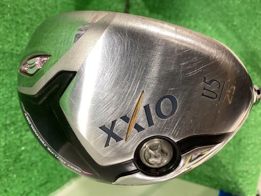 タイプレディース利き手右利き商品コード2100400795402クラブ種別ユーティリティメーカー名ダンロップ商品名XXIO（2012）　U5　（ピンク／IOMIC）　レディース発売年2012シャフトXXIO　MP700L（ユーティリティ）シャフト材質カーボンメーカーフレックスLフレックスLクラブセット組合せ内容クラブセット本数0クラブセット不足本数0クラブセット実本数0総合ランク&nbsp;ランクについて傷状態：ヘッド上部C傷状態：フェースC傷状態：ヘッド下部C傷状態：シャフトB傷状態：グリップオリジナル 傷あり傷状態：ヘッドカバーヘッドカバー無し査定特記・商品状態&nbsp;メーカーカタログ情報となりますので、実商品と異なる場合がございます。ヘッドロフト角(°)25ヘッド体積(cc)109シャフト長(インチ)クラブ重量(g)店舗名ゆめモール下関店住所山口県下関市新椋野1−2−13電話番号083-250-8814ダンロップXXIO(2012)　U5　(ピンク/IOMIC)　レディース