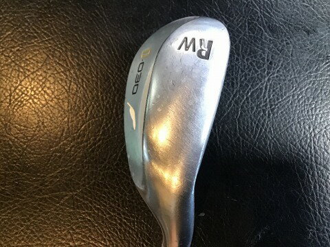 タイプ男性用利き手右利き商品コード2100374216279クラブ種別ウェッジメーカー名フォーティーン商品名D−030　RW発売年2012シャフトNS　PRO　950GH　HTシャフト材質スチールメーカーフレックスWEDGEフレックスその他クラブセット組合せ内容クラブセット本数0クラブセット不足本数0クラブセット実本数0総合ランク&nbsp;ランクについて傷状態：ヘッド上部C傷状態：フェースC傷状態：ヘッド下部C傷状態：シャフトB傷状態：グリップオリジナル 傷あり傷状態：ヘッドカバーヘッドカバー無し査定特記・商品状態&nbsp;メーカーカタログ情報となりますので、実商品と異なる場合がございます。ヘッドロフト角(°)51ヘッド体積(cc)シャフト長(インチ)35クラブ重量(g)446店舗名山口宇部メキシコゴルフ店住所山口県宇部市善和字東谷526電話番号0836-62-0133フォーティーンD-030　RW