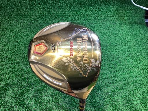 タイプ男性用利き手右利き商品コード2100401760324クラブ種別ドライバーメーカー名特価メーカー商品名MUTSUMI　HONMA　MH488X　10．5°発売年シャフトオリジナルカーボンシャフト材質カーボンメーカーフレックスSRフレックスSRクラブセット組合せ内容クラブセット本数0クラブセット不足本数0クラブセット実本数0総合ランク&nbsp;ランクについて傷状態：ヘッド上部C傷状態：フェースC傷状態：ヘッド下部C傷状態：シャフトB傷状態：グリップオリジナル外 良好傷状態：ヘッドカバーヘッドカバー無し査定特記・商品状態&nbsp;メーカーカタログ情報となりますので、実商品と異なる場合がございます。ヘッドロフト角(°)10.5ヘッド体積(cc)488シャフト長(インチ)46.5クラブ重量(g)店舗名日高練習場店住所埼玉県日高市森戸新田97電話番号042-985-8588特価メーカーMUTSUMI　HONMA　MH488X　10.5°