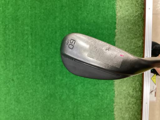 タイプ男性用利き手右利き商品コード2100390558001クラブ種別ウェッジメーカー名タイトリスト商品名VOKEY　SPIN　MILLED　SM9　ジェットブラック　60°／14°K発売年2022シャフトDynamic　Goldシャフト材質スチールメーカーフレックスS200フレックスSクラブセット組合せ内容クラブセット本数0クラブセット不足本数0クラブセット実本数0総合ランク&nbsp;ランクについて傷状態：ヘッド上部C傷状態：フェースC傷状態：ヘッド下部C傷状態：シャフトB傷状態：グリップオリジナル 傷あり傷状態：ヘッドカバーヘッドカバー無し査定特記・商品状態&nbsp;メーカーカタログ情報となりますので、実商品と異なる場合がございます。ヘッドロフト角(°)60ヘッド体積(cc)シャフト長(インチ)35クラブ重量(g)477店舗名VGセントラルシティ和歌山店住所和歌山県和歌山市小雑賀805−1スーパースポーツゼビオ内電話番号073-428-8054タイトリストVOKEY　SPIN　MILLED　SM9　ジェットブラック　60°/14°K