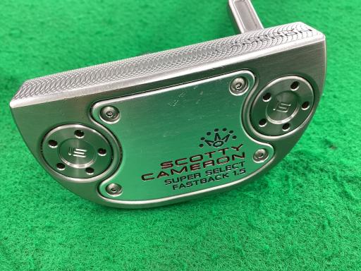 タイプ男性用利き手右利き商品コード2100401822763クラブ種別パターメーカー名タイトリスト商品名SCOTTY　CAMERON　SUPER　SELECT　FASTBACK　1．5　34インチ発売年2023シャフトスチールシャフト材質スチールメーカーフレックスその他フレックスその他クラブセット組合せ内容クラブセット本数0クラブセット不足本数0クラブセット実本数0総合ランク&nbsp;ランクについて傷状態：ヘッド上部C傷状態：フェースC傷状態：ヘッド下部C傷状態：シャフトB傷状態：グリップオリジナル 良好傷状態：ヘッドカバーヘッドカバー無し査定特記・商品状態&nbsp;メーカーカタログ情報となりますので、実商品と異なる場合がございます。ヘッドロフト角(°)3.5ヘッド体積(cc)シャフト長(インチ)34クラブ重量(g)店舗名掛川店住所静岡県掛川市大池2865-1電話番号0537-62-1556タイトリストSCOTTY　CAMERON　SUPER　SELECT　FASTBACK　1.5　34インチ
