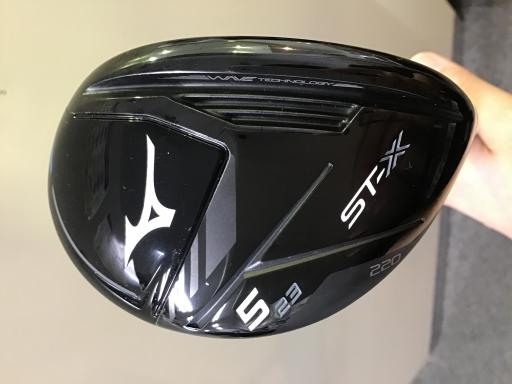 タイプ男性用利き手右利き商品コード2100313480976クラブ種別ユーティリティメーカー名ミズノ商品名Mizuno　ST−X　220　U5発売年2022シャフトTOUR　AD　GM　Uシャフト材質カーボンメーカーフレックスSフレックスSクラブセット組合せ内容クラブセット本数0クラブセット不足本数0クラブセット実本数0総合ランク&nbsp;ランクについて傷状態：ヘッド上部C傷状態：フェースC傷状態：ヘッド下部C傷状態：シャフトB傷状態：グリップオリジナル 良好傷状態：ヘッドカバーヘッドカバー無し査定特記・商品状態&nbsp;メーカーカタログ情報となりますので、実商品と異なる場合がございます。ヘッドロフト角(°)23ヘッド体積(cc)110シャフト長(インチ)39.75クラブ重量(g)345店舗名郡山宝沢ゴルフビレッジ店住所福島県郡山市富久山町福原字沼下55-7電話番号024-954-9708ミズノMizuno　ST-X　220　U5