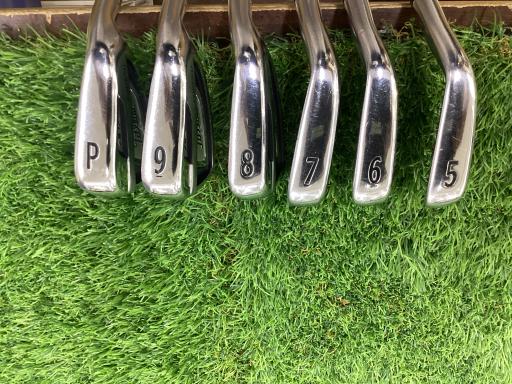 タイプ男性用利き手右利き商品コード2100400334304クラブ種別アイアンセットメーカー名タイトリスト商品名Titleist　AP2　714　6S発売年2013シャフト純正特注シャフトシャフト材質メーカーフレックスSフレックスSクラブセ...