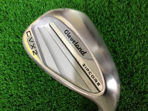 タイプ男性用利き手右利き商品コード2100374701096クラブ種別ウェッジメーカー名クリーブランド商品名Cleveland　CVX　2　ZIPCORE　54°／14°発売年2024シャフト純正特注シャフトシャフト材質その他メーカーフレックスSフレックスSクラブセット組合せ内容クラブセット本数0クラブセット不足本数0クラブセット実本数0総合ランク&nbsp;ランクについて傷状態：ヘッド上部C傷状態：フェースC傷状態：ヘッド下部C傷状態：シャフトB傷状態：グリップオリジナル外 良好傷状態：ヘッドカバーヘッドカバー無し査定特記・商品状態ダイナミックゴールド　S400&nbsp;メーカーカタログ情報となりますので、実商品と異なる場合がございます。ヘッドロフト角(°)54ヘッド体積(cc)シャフト長(インチ)クラブ重量(g)店舗名井高野ゴルフセンター店住所大阪府大阪市東淀川区井高野4−7−85電話番号06-6340-6656クリーブランドCleveland　CVX　2　ZIPCORE　54°/14°