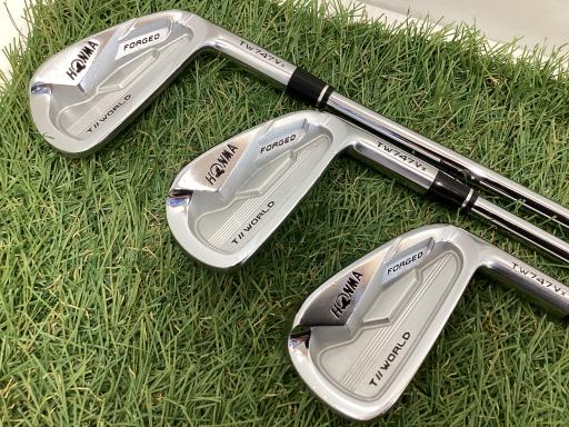 タイプ男性用利き手右利き商品コード2100396982831クラブ種別アイアンセットメーカー名本間ゴルフ商品名TOUR　WORLD　TW747Vx　6S発売年2018シャフト純正特注シャフトシャフト材質メーカーフレックスSフレックスSクラブセット組合せ内容5I．6I．7I．8I．9I．10Iクラブセット本数6クラブセット不足本数0クラブセット実本数6総合ランク&nbsp;ランクについて傷状態：ヘッド上部C傷状態：フェースC傷状態：ヘッド下部C傷状態：シャフトB傷状態：グリップオリジナル 傷あり傷状態：ヘッドカバーヘッドカバー無し査定特記・商品状態DynamicGold (S200) ＃5I 38インチ 431グラム D-2&nbsp;メーカーカタログ情報となりますので、実商品と異なる場合がございます。ヘッドロフト角(°)24ヘッド体積(cc)シャフト長(インチ)クラブ重量(g)店舗名熊谷円光店住所埼玉県熊谷市円光1丁目6−47電話番号048-598-7640本間ゴルフTOUR　WORLD　TW747Vx　6S