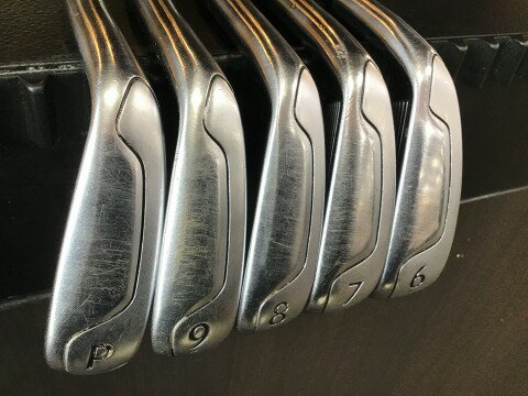 タイプ男性用利き手右利き商品コード2100383587223クラブ種別アイアンセットメーカー名タイトリスト商品名Titleist　VG3（2018）　TYPE−D　5S発売年2018シャフト純正特注シャフトシャフト材質メーカーフレックスSフレックスSクラブセット組合せ内容6I．7I．8I．9I．PWクラブセット本数5クラブセット不足本数0クラブセット実本数5総合ランク&nbsp;ランクについて傷状態：ヘッド上部C傷状態：フェースC傷状態：ヘッド下部C傷状態：シャフトB傷状態：グリップオリジナル 傷あり傷状態：ヘッドカバーヘッドカバー無し査定特記・商品状態&nbsp;メーカーカタログ情報となりますので、実商品と異なる場合がございます。ヘッドロフト角(°)26ヘッド体積(cc)シャフト長(インチ)クラブ重量(g)店舗名山口宇部メキシコゴルフ店住所山口県宇部市善和字東谷526電話番号0836-62-0133タイトリストTitleist　VG3(2018)　TYPE-D　5S