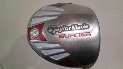 タイプ男性用利き手右利き商品コード2100402036985クラブ種別ドライバーメーカー名テーラーメイド商品名BURNER（2007）　　9．5°発売年2007シャフトRE−AX　SUPERFASTシャフト材質カーボンメーカーフレックスSフレックスSクラブセット組合せ内容クラブセット本数0クラブセット不足本数0クラブセット実本数0総合ランク&nbsp;ランクについて傷状態：ヘッド上部C傷状態：フェースC傷状態：ヘッド下部C傷状態：シャフトC傷状態：グリップオリジナル 傷あり傷状態：ヘッドカバーヘッドカバー無し査定特記・商品状態&nbsp;メーカーカタログ情報となりますので、実商品と異なる場合がございます。ヘッドロフト角(°)9.5ヘッド体積(cc)460シャフト長(インチ)45.5クラブ重量(g)296店舗名田原本店住所奈良県磯城郡田原本町大字千代380-1電話番号0744-34-5751テーラーメイドBURNER(2007)　　9.5°