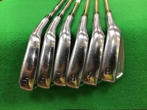 タイプ男性用利き手右利き商品コード2100396431056クラブ種別アイアンセットメーカー名ヤマハ商品名inpres　X　V　FORGED　TOURMODEL（2012）　6S発売年2011シャフト純正特注シャフトシャフト材質メーカーフレックスSフレックスSクラブセット組合せ内容5I．6I．7I．8I．9I．PWクラブセット本数6クラブセット不足本数0クラブセット実本数6総合ランク&nbsp;ランクについて傷状態：ヘッド上部C傷状態：フェースC傷状態：ヘッド下部C傷状態：シャフトC傷状態：グリップオリジナル外 傷あり傷状態：ヘッドカバーヘッドカバー無し査定特記・商品状態NS PRO　MODUS3　TOUR　120　S&nbsp;メーカーカタログ情報となりますので、実商品と異なる場合がございます。ヘッドロフト角(°)27ヘッド体積(cc)シャフト長(インチ)クラブ重量(g)店舗名別府店住所大分県別府市石垣東10−4−26電話番号0977-85-8720ヤマハinpres　X　V　FORGED　TOURMODEL(2012)　6S