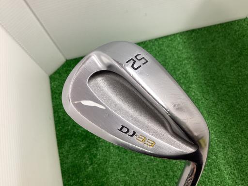 タイプ男性用利き手右利き商品コード2100403169033クラブ種別ウェッジメーカー名フォーティーン商品名DJ−33　52°発売年2017シャフトNS　PRO　950GH　HTシャフト材質スチールメーカーフレックスWEDGEフレックスその他クラブセット組合せ内容クラブセット本数0クラブセット不足本数0クラブセット実本数0総合ランク&nbsp;ランクについて傷状態：ヘッド上部C傷状態：フェースC傷状態：ヘッド下部C傷状態：シャフトB傷状態：グリップオリジナル外 傷あり傷状態：ヘッドカバーヘッドカバー無し査定特記・商品状態&nbsp;メーカーカタログ情報となりますので、実商品と異なる場合がございます。ヘッドロフト角(°)52ヘッド体積(cc)シャフト長(インチ)35.25クラブ重量(g)443店舗名R129平塚店住所神奈川県平塚市田村1−1−7電話番号0463-73-7207フォーティーンDJ-33　52°