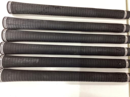 タイプ男性用利き手右利き商品コード2100398088067クラブ種別アイアンセットメーカー名タイトリスト商品名Titleist　AP2　710　6S発売年2009シャフトNS　PRO　950GHシャフト材質メーカーフレックスSフレックスSクラブセット組合せ内容5I．6I．7I．8I．9I．PWクラブセット本数6クラブセット不足本数0クラブセット実本数6総合ランク&nbsp;ランクについて傷状態：ヘッド上部C傷状態：フェースC傷状態：ヘッド下部C傷状態：シャフトB傷状態：グリップオリジナル外 傷あり（交換必要）傷状態：ヘッドカバーヘッドカバー無し査定特記・商品状態&nbsp;メーカーカタログ情報となりますので、実商品と異なる場合がございます。ヘッドロフト角(°)26ヘッド体積(cc)シャフト長(インチ)38クラブ重量(g)店舗名札幌太平店住所北海道札幌市北区太平六条2−2−1電話番号011-771-4502タイトリストTitleist　AP2　710　6S