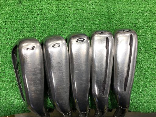 タイプ男性用利き手右利き商品コード2100391629175クラブ種別アイアンセットメーカー名テーラーメイド商品名M2（2017）　　6S発売年2017シャフトTM7−217シャフト材質メーカーフレックスRフレックスRクラブセット組合せ内容5I．6I．7I．8I．9I．PWクラブセット本数6クラブセット不足本数1クラブセット実本数5総合ランク&nbsp;ランクについて傷状態：ヘッド上部C傷状態：フェースC傷状態：ヘッド下部C傷状態：シャフトB傷状態：グリップオリジナル外 傷あり傷状態：ヘッドカバーヘッドカバー無し査定特記・商品状態＃6-＃PWの5本　（＃6フェーススロットかけあり）&nbsp;メーカーカタログ情報となりますので、実商品と異なる場合がございます。ヘッドロフト角(°)21.5ヘッド体積(cc)シャフト長(インチ)38.25クラブ重量(g)357店舗名宝塚チボリゴルフセンター店住所兵庫県宝塚市弥生町358チボリゴルフセンター内電話番号0797-85-3988テーラーメイドM2(2017)　　6S