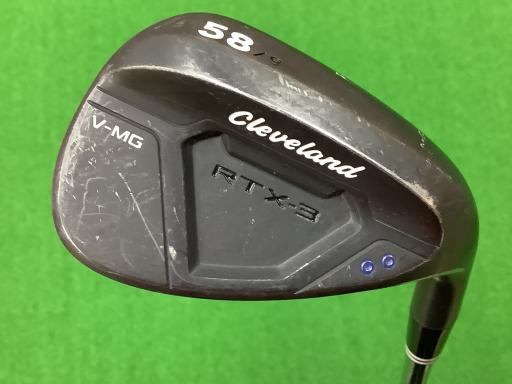 タイプ男性用利き手右利き商品コード2100354239779クラブ種別ウェッジメーカー名クリーブランド商品名Cleveland　RTX−3　キャビティバック　ブラックサテン　58°／09°発売年2017シャフトリシャフトシャフト材質リシャフトメーカーフレックスその他フレックスその他クラブセット組合せ内容クラブセット本数0クラブセット不足本数0クラブセット実本数0総合ランク&nbsp;ランクについて傷状態：ヘッド上部C傷状態：フェースC傷状態：ヘッド下部C傷状態：シャフトB傷状態：グリップオリジナル外 良好傷状態：ヘッドカバーヘッドカバー無し査定特記・商品状態Memphis10　刻印消失のためフレックス不明　34.75インチ　464g　D-0.5&nbsp;メーカーカタログ情報となりますので、実商品と異なる場合がございます。ヘッドロフト角(°)58ヘッド体積(cc)シャフト長(インチ)クラブ重量(g)店舗名札幌手稲前田店住所北海道札幌市手稲区前田7条10丁目10番15号電話番号011-676-5280クリーブランドCleveland　RTX-3　キャビティバック　ブラックサテン　58°/09°