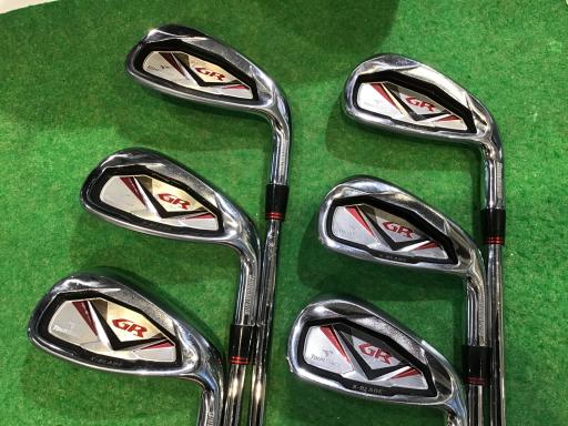 タイプ男性用利き手右利き商品コード2100401519281クラブ種別アイアンセットメーカー名ブリヂストン商品名TOURSTAGE　X−BLADE　GR（2010）　6S発売年2010シャフトGS　85シャフト材質メーカーフレックスR300フレックスRクラブセット組合せ内容5I．6I．7I．8I．9I．PWクラブセット本数6クラブセット不足本数0クラブセット実本数6総合ランク&nbsp;ランクについて傷状態：ヘッド上部C傷状態：フェースC傷状態：ヘッド下部C傷状態：シャフトB傷状態：グリップオリジナル 傷あり傷状態：ヘッドカバーヘッドカバー無し査定特記・商品状態&nbsp;メーカーカタログ情報となりますので、実商品と異なる場合がございます。ヘッドロフト角(°)25ヘッド体積(cc)シャフト長(インチ)38クラブ重量(g)388店舗名青梅フレンドシップゴルフ店住所東京都青梅市今井5-2437電話番号0428-78-0863ブリヂストンTOURSTAGE　X-BLADE　GR(2010)　6S