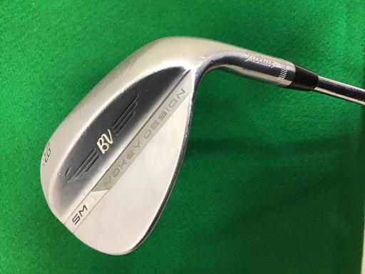 タイプ男性用利き手右利き商品コード2100389566512クラブ種別ウェッジメーカー名タイトリスト商品名VOKEY　SPIN　MILLED　SM8　ツアークロム　58°／14°K　USA発売年2020シャフトDynamic　Goldシャフト材質スチールメーカーフレックスWEDGEフレックスその他クラブセット組合せ内容クラブセット本数0クラブセット不足本数0クラブセット実本数0総合ランク&nbsp;ランクについて傷状態：ヘッド上部C傷状態：フェースC傷状態：ヘッド下部D傷状態：シャフトC傷状態：グリップオリジナル外 良好傷状態：ヘッドカバーヘッドカバー無し査定特記・商品状態シャフト錆浮き&nbsp;メーカーカタログ情報となりますので、実商品と異なる場合がございます。ヘッドロフト角(°)58ヘッド体積(cc)シャフト長(インチ)クラブ重量(g)店舗名倉敷練習場店住所岡山県倉敷市連島町鶴新田2702電話番号086-444-0562タイトリストVOKEY　SPIN　MILLED　SM8　ツアークロム　58°/14°K　USA