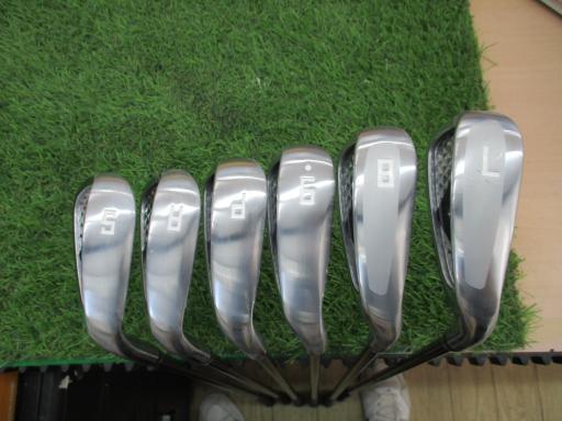 【中古】 グローブライド ONOFF(2025) 6S レディース アイアンセット IR SMOOTH KICK LP-425I(パープル) (フレックスL) ...