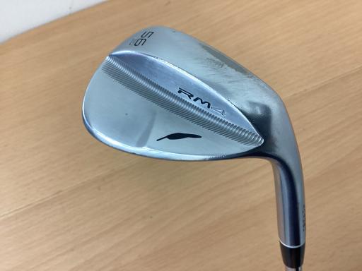 タイプ男性用利き手右利き商品コード2100402617825クラブ種別ウェッジメーカー名フォーティーン商品名RM−4　ニッケルクロムメッキ　56°／S発売年2020シャフトTS−101wシャフト材質スチールメーカーフレックスWEDGEフレックスその他クラブセット組合せ内容クラブセット本数0クラブセット不足本数0クラブセット実本数0総合ランク&nbsp;ランクについて傷状態：ヘッド上部C傷状態：フェースC傷状態：ヘッド下部D傷状態：シャフトB傷状態：グリップオリジナル外 傷あり（交換必要）傷状態：ヘッドカバーヘッドカバー無し査定特記・商品状態&nbsp;メーカーカタログ情報となりますので、実商品と異なる場合がございます。ヘッドロフト角(°)56ヘッド体積(cc)シャフト長(インチ)35クラブ重量(g)458店舗名札幌元町店住所北海道札幌市東区北二十三条東13−2−10電話番号011-721-5628フォーティーンRM-4　ニッケルクロムメッキ　56°/S