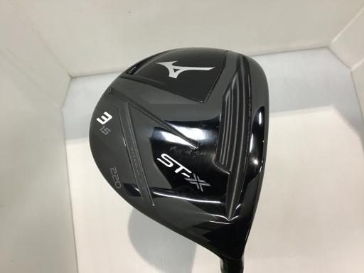 タイプ男性用利き手右利き商品コード2100401841528クラブ種別フェアウェイウッドメーカー名ミズノ商品名Mizuno　ST−X　220　3W（Ti）発売年2022シャフトTOUR　AD　GM　Fシャフト材質カーボンメーカーフレックスSRフレックスSRクラブセット組合せ内容クラブセット本数0クラブセット不足本数0クラブセット実本数0総合ランク&nbsp;ランクについて傷状態：ヘッド上部B傷状態：フェースB傷状態：ヘッド下部B傷状態：シャフトB傷状態：グリップオリジナル 良好傷状態：ヘッドカバー純正品（綺麗）査定特記・商品状態&nbsp;メーカーカタログ情報となりますので、実商品と異なる場合がございます。ヘッドロフト角(°)15ヘッド体積(cc)190シャフト長(インチ)43.25クラブ重量(g)308店舗名VGビバモールさいたま新都心店住所埼玉県さいたま市浦和区上木崎1-13-1スーパースポーツゼビオ店内電話番号048-711-8061ミズノMizuno　ST-X　220　3W(Ti)