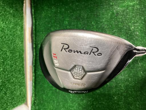 タイプ男性用利き手右利き商品コード2100400092600クラブ種別ユーティリティメーカー名RomaRo商品名RomaRo　Ray　TYPE　R　シルバー　U21発売年2013シャフトリシャフトシャフト材質リシャフトメーカーフレックスその他フレックスその他クラブセット組合せ内容クラブセット本数0クラブセット不足本数0クラブセット実本数0総合ランク&nbsp;ランクについて傷状態：ヘッド上部C傷状態：フェースC傷状態：ヘッド下部C傷状態：シャフトB傷状態：グリップオリジナル外 良好傷状態：ヘッドカバーヘッドカバー無し査定特記・商品状態デザインチューニング　R　ロフト21&nbsp;メーカーカタログ情報となりますので、実商品と異なる場合がございます。ヘッドロフト角(°)21ヘッド体積(cc)123シャフト長(インチ)クラブ重量(g)店舗名インドア練習場フェニックスプラザ摩耶店住所兵庫県神戸市灘区味泥町6−1フェニックスプラザ摩耶1F電話番号078-855-9089RomaRoRomaRo　Ray　TYPE　R　シルバー　U21