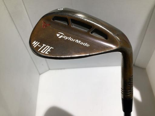 タイプ男性用利き手右利き商品コード2100394740853クラブ種別ウェッジメーカー名テーラーメイド商品名Taylor　Made　MILLED　GRIND　HI−TOE　60°／10°発売年2018シャフトNS　PRO　950GHシャフト材質スチールメーカーフレックスSフレックスSクラブセット組合せ内容クラブセット本数0クラブセット不足本数0クラブセット実本数0総合ランク&nbsp;ランクについて傷状態：ヘッド上部C傷状態：フェースC傷状態：ヘッド下部C傷状態：シャフトB傷状態：グリップオリジナル外 良好傷状態：ヘッドカバーヘッドカバー無し査定特記・商品状態&nbsp;メーカーカタログ情報となりますので、実商品と異なる場合がございます。ヘッドロフト角(°)60ヘッド体積(cc)シャフト長(インチ)35クラブ重量(g)457店舗名江の島インドア練習場店住所神奈川県藤沢市片瀬海岸2-17-27電話番号0466-54-8226テーラーメイドTaylor　Made　MILLED　GRIND　HI-TOE　60°/10°