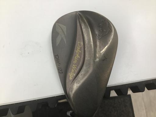 タイプ男性用利き手右利き商品コード2100401443395クラブ種別ウェッジメーカー名キャスコ商品名Dolphin　Wedge　DW−123　Copper　64°発売年2023シャフトDynamic　Goldシャフト材質スチールメーカーフ...