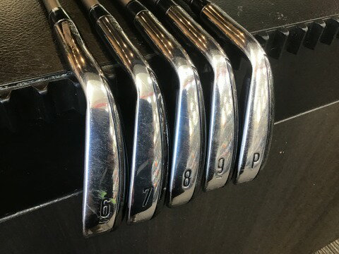 タイプ男性用利き手右利き商品コード2100390058617クラブ種別アイアンセットメーカー名キャロウェイ商品名EPIC　FORGED　STAR　5S発売年2019シャフトSpeeder　EVOLUTION　for　CW（IR）シャフト材質メーカーフレックスRフレックスRクラブセット組合せ内容6I．7I．8I．9I．PWクラブセット本数5クラブセット不足本数0クラブセット実本数5総合ランク&nbsp;ランクについて傷状態：ヘッド上部C傷状態：フェースC傷状態：ヘッド下部C傷状態：シャフトB傷状態：グリップオリジナル外 傷あり傷状態：ヘッドカバーヘッドカバー無し査定特記・商品状態&nbsp;メーカーカタログ情報となりますので、実商品と異なる場合がございます。ヘッドロフト角(°)26ヘッド体積(cc)シャフト長(インチ)38クラブ重量(g)店舗名山口宇部メキシコゴルフ店住所山口県宇部市善和字東谷526電話番号0836-62-0133キャロウェイEPIC　FORGED　STAR　5S